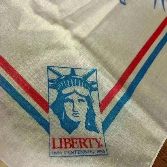 1980s Vintage Liberty Keep the Torch Lit scarf or bandanna - Picture 4 of 5